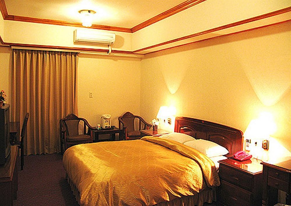 Sin Fu Business Hotel Taichung Eksteriør bilde