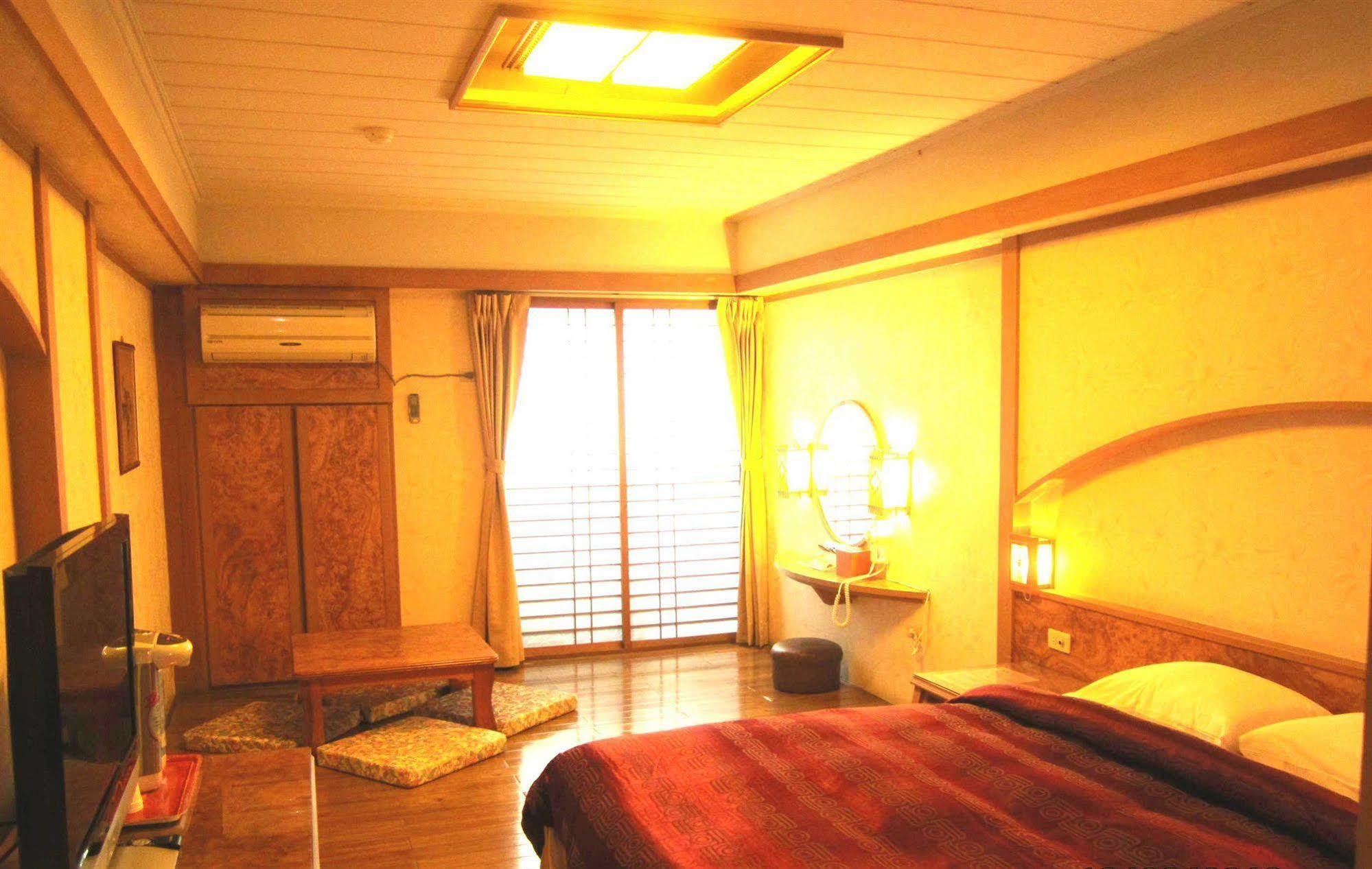 Sin Fu Business Hotel Taichung Eksteriør bilde